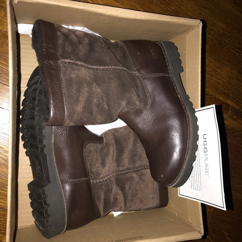 Girls UGG leather/suede boots